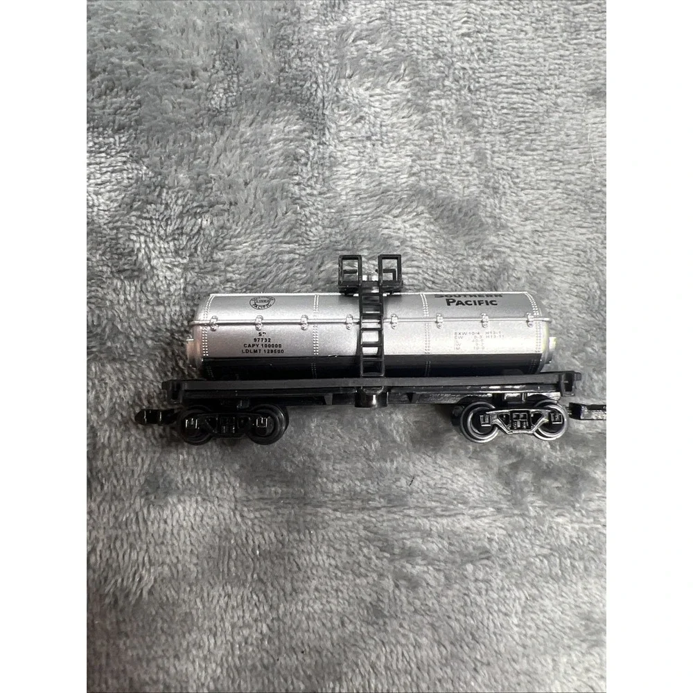 Southern Pacific Locomotive + Tank Car RR # 9794 GP-60‎ Train Set Lot of 2 NEW